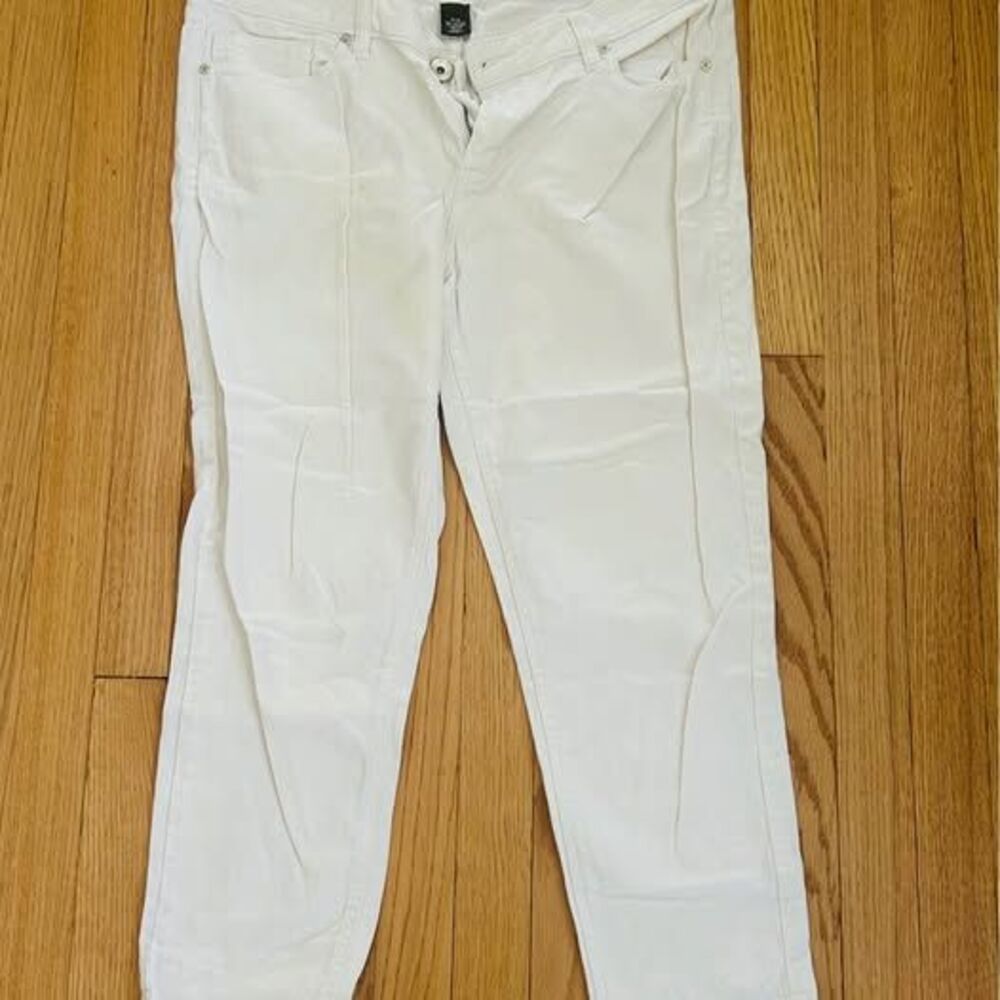a.n.a Skinny Ankle White Jeans Size 31/12